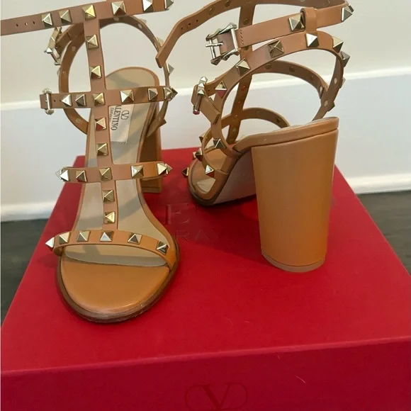 Valentino Garavani Tan Studded Sandals - Picture 2 of 12